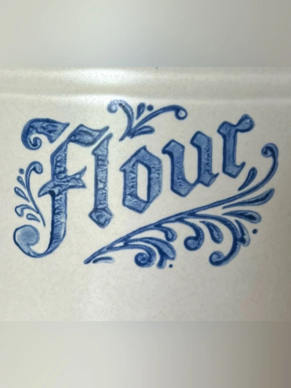 PFALTZGRAFF YORKTOWNE STONEWARE FLOUR CANISTER with LID 3.5 QUARTS
